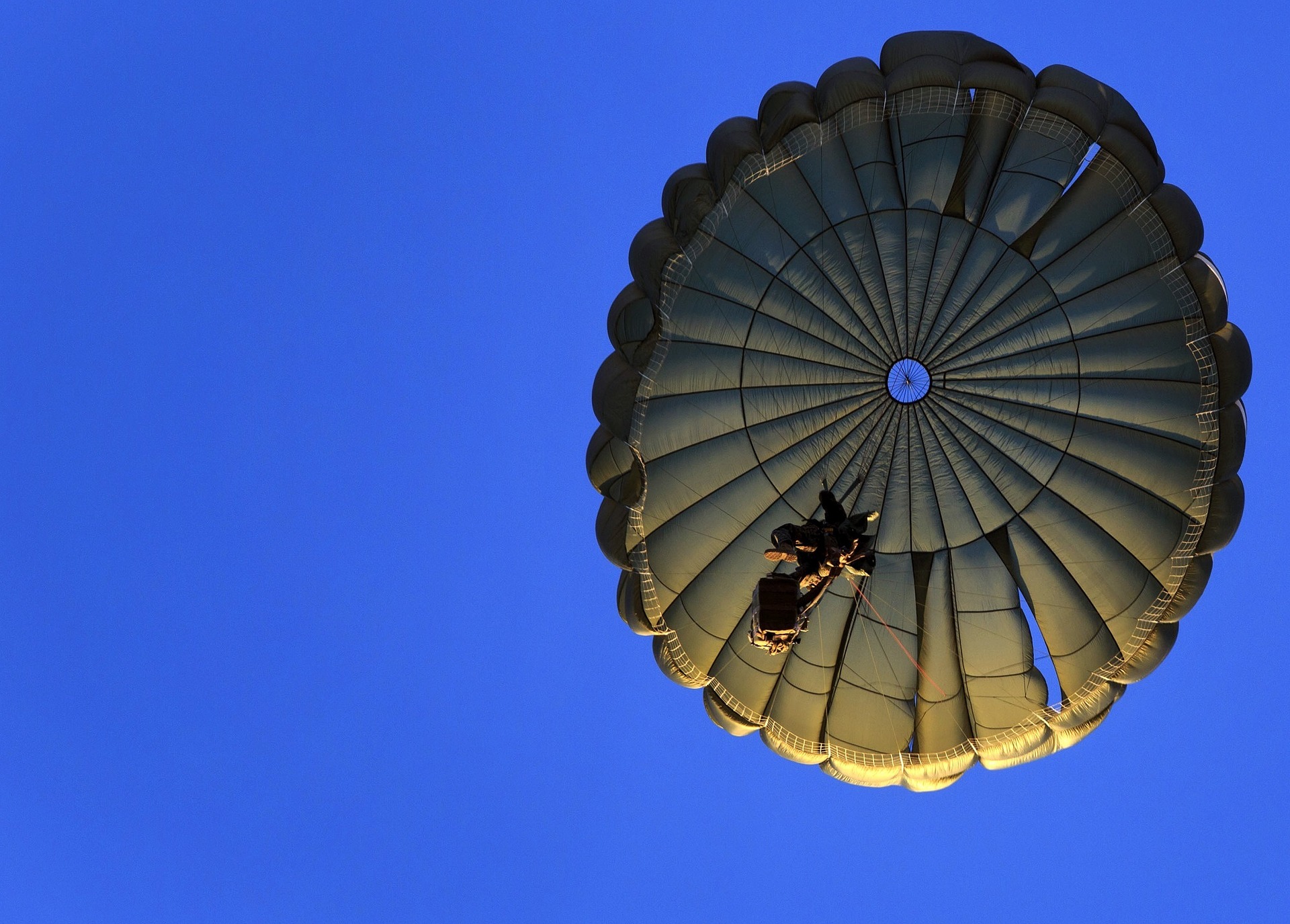 military freefall parachutes